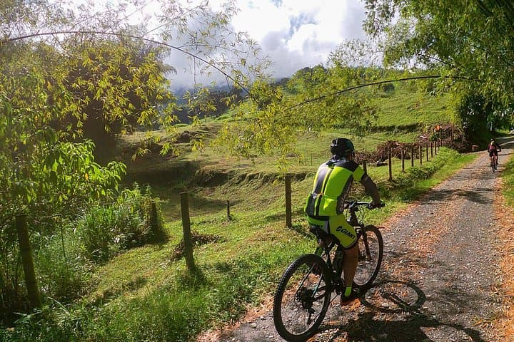 Ride La Vuelta al Quindío: 4-Day Coffee-Region Bike Expedition photo 2