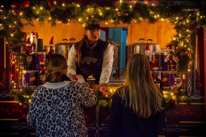 San Marino Starlit Christmas Walking Tour — Private Evening Walk Through Festive Old Town photo 6