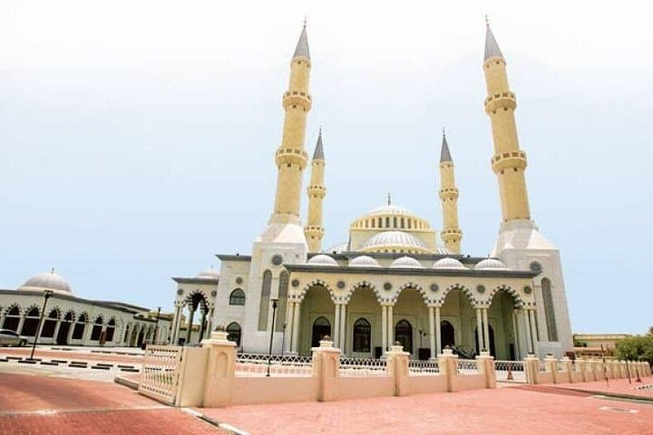 Dubai Top Ten Attractions: Burj Khalifa, Souks & Palm Jumeirah Tour photo 4