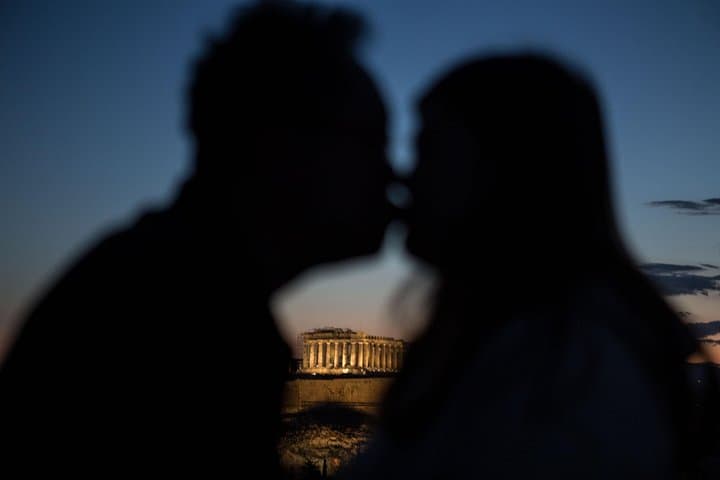 Private Athens Old City Photoshoot — 2-Hour Plaka Photo Tour photo 2