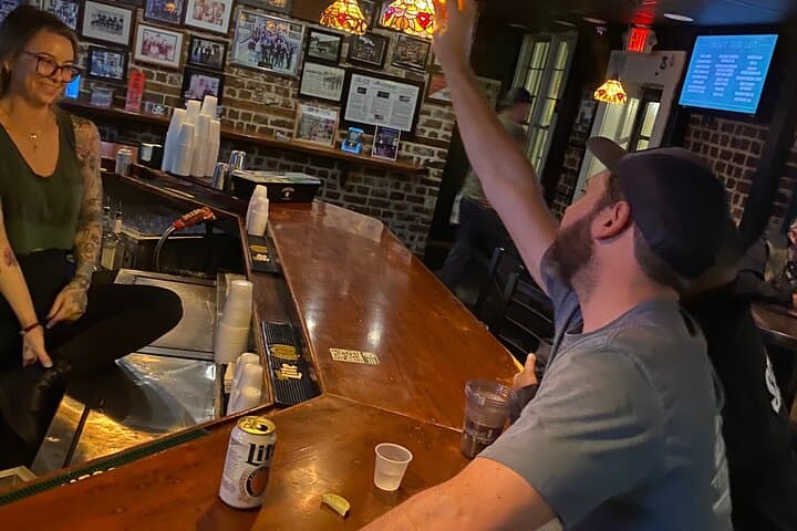 Savannah Haunted Pub Crawl: Conjuring Cocktails in the Historic District