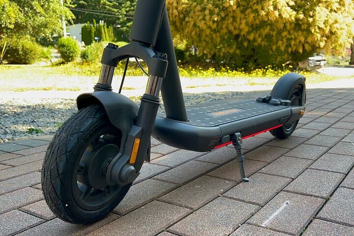 Vancouver E‑Scooter & Electric Unicycle Tour — Secret Spots, Seawall & Gastown photo 2