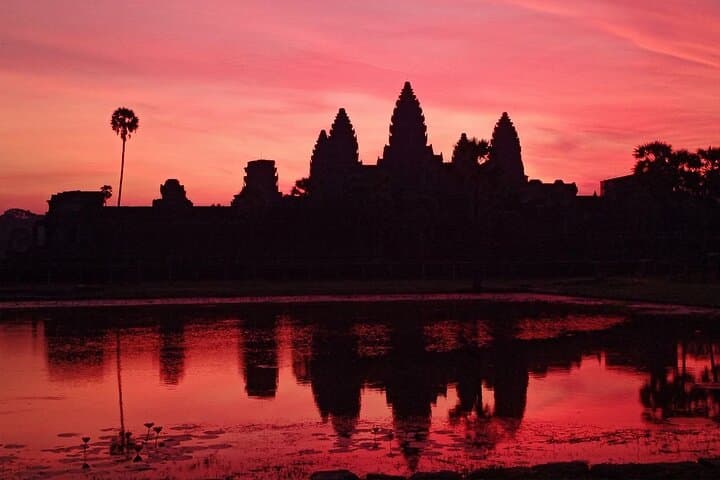 7-Day Private Cambodia: Phnom Penh to Siem Reap Cultural & Temple Tour
