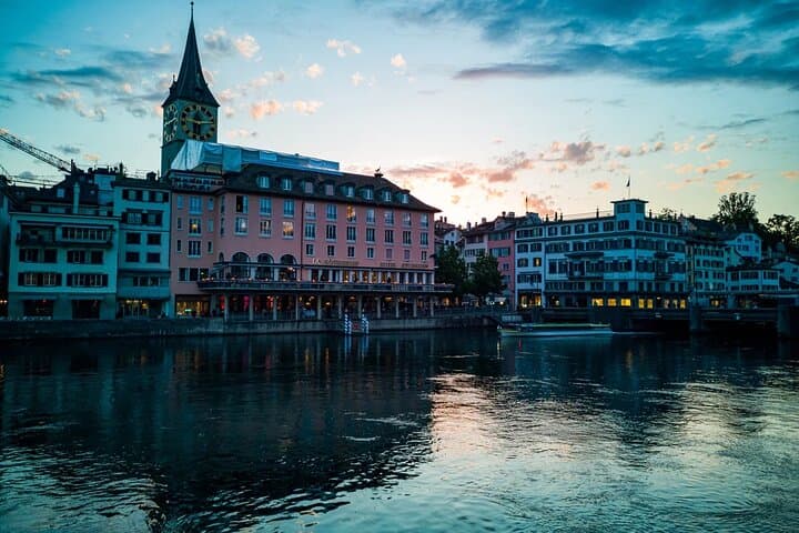 Private Half-Day Zurich Tour: Lake Zürich, Niederdorf & Rhine Falls photo 4