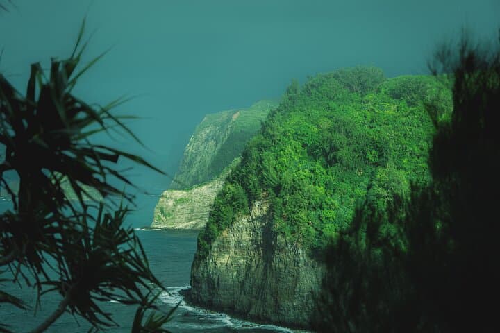 Private Guided Hiking & Photography on Hawaii's North Coast Black Sand Beach