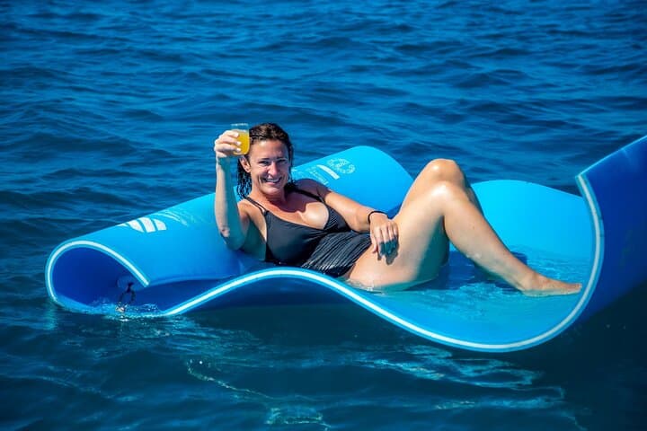 Waikiki Private Catamaran Charter: 2-Hour Luxury Sailing & Snorkel photo 6