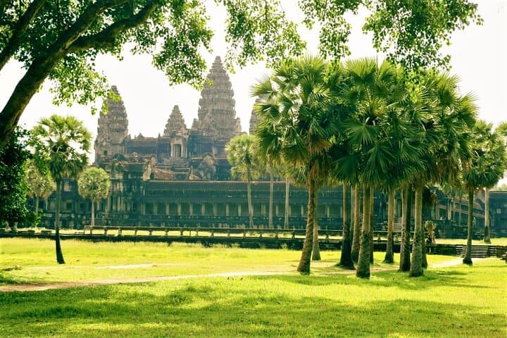 2-Day Private Tour of Angkor Temples: Angkor Wat, Ta Prohm & Banteay Srei photo 6