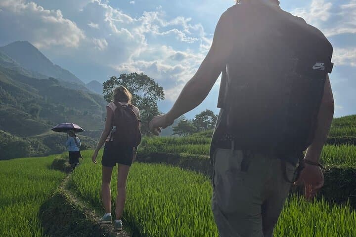 Muong Hoa Valley: 2-Day Sapa Trek with a Local Hmong Guide