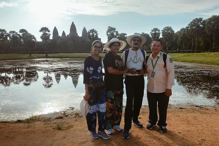 Angkor Wat Sunrise to Bayon: 1-Day VIP Temples Tour from Siem Reap photo 1
