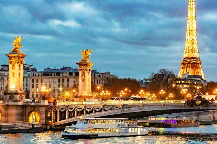 Seine Prestige Dinner Cruise: Gourmet Evening Departing the Eiffel Tower photo 2