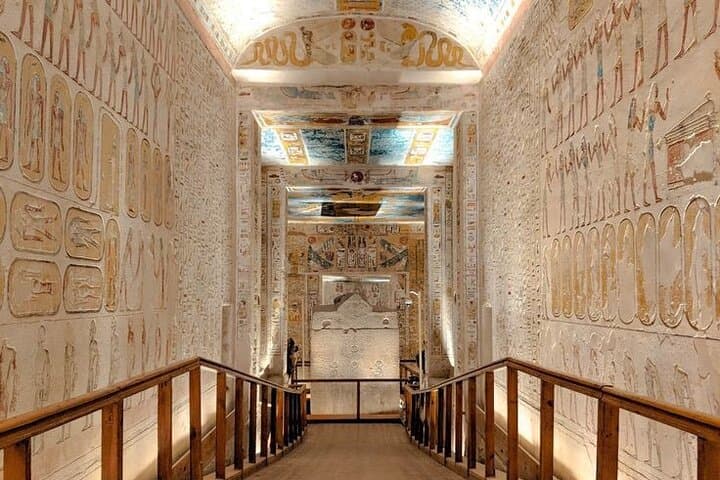 Private Luxor West Bank Guided Tour — Valley of the Kings, Hatshepsut & Medinet Habu photo 3