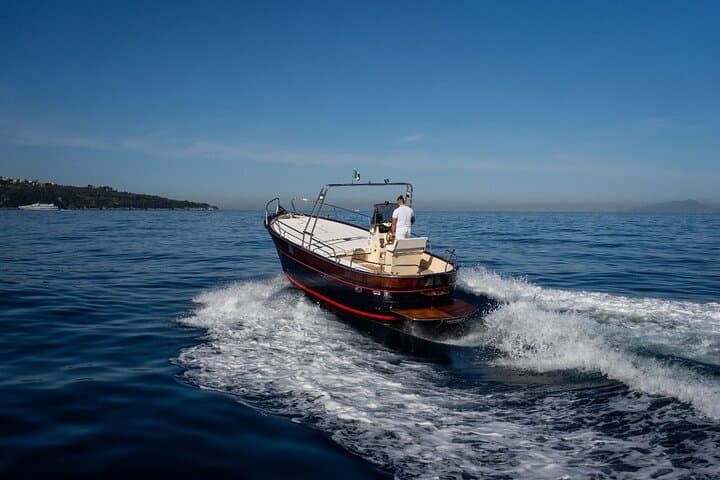 Capri Small-Group Boat Tour: Circumnavigation, Caves & Swimming photo 3