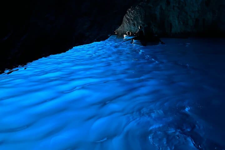 Capri Small-Group Boat Tour: Circumnavigation, Caves & Swimming photo 4