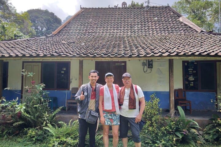 Borobudur Top Access & Selogriyo Rice Terrace: Full-Day Yogyakarta Cultural Walk photo 3