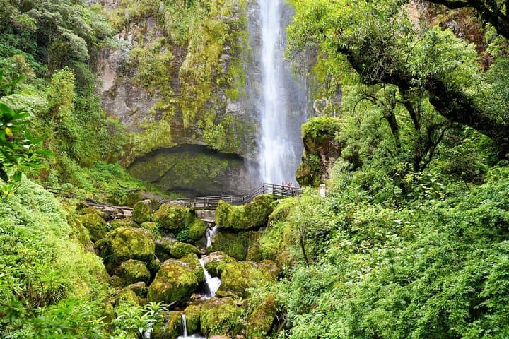 Hike to El Chorro de Giron Waterfall & Busa Lake Rim — Cuenca Full-Day Cloud-Forest Trek