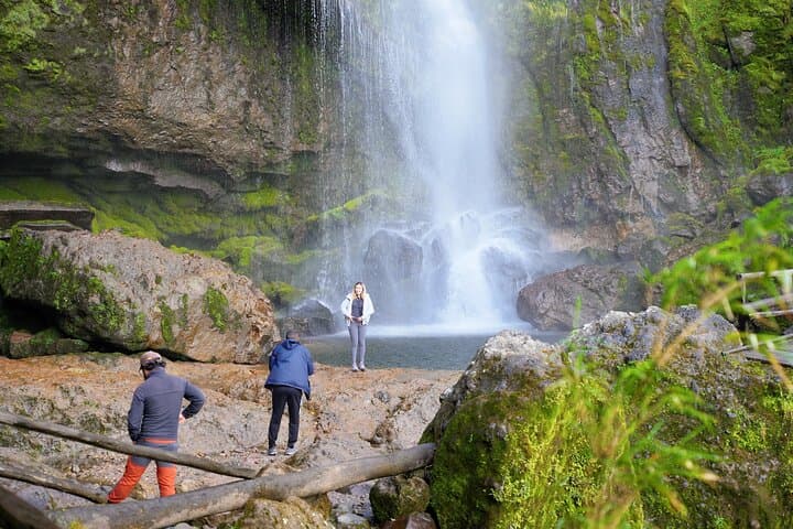 Hike to El Chorro de Giron Waterfall & Busa Lake Rim — Cuenca Full-Day Cloud-Forest Trek photo 2