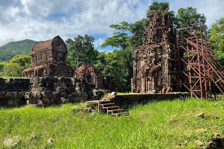 My Son Valley & My Lai Massacre: Full-Day Historical Tour from Da Nang or Hoi An