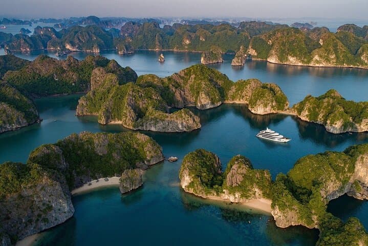 Halong Bay Route 2 Day Cruise: Titop, Sung Sot Cave & Sunset Buffet photo 6