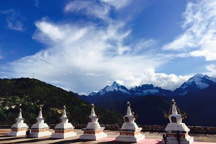 Sunrise at Meili Snow Mountain: 2-Day Kawa Karpo Pilgrimage from Shangri-La photo 3