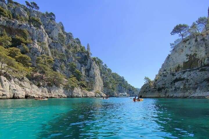 Stand-Up Paddle the Calanques: SUP from Port-Miou to Calanque d'En-Vau photo 2