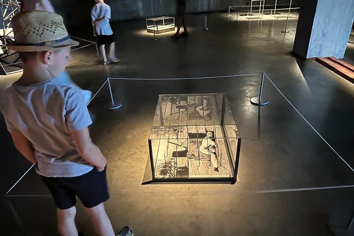 Kid-Friendly Tate Modern Private Tour — Family Guide to London's Modern Art photo 2