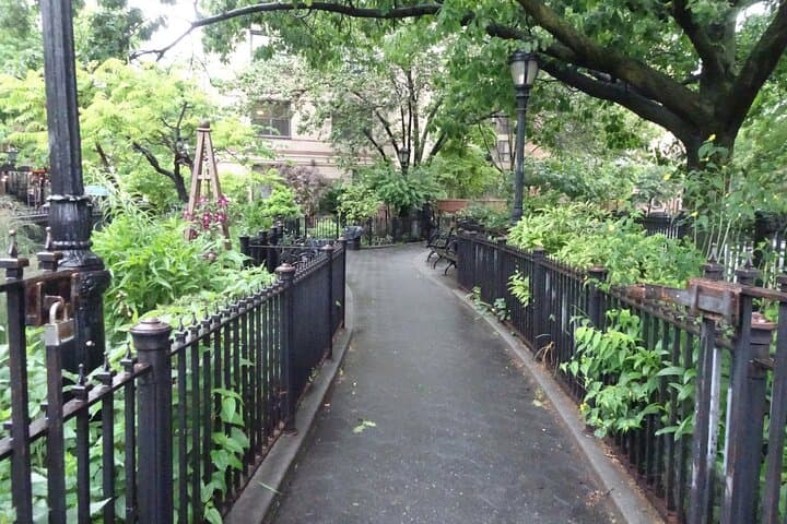 Greenwich Village Self-Guided Walking Tour and Scavenger Hunt in NYC photo 4