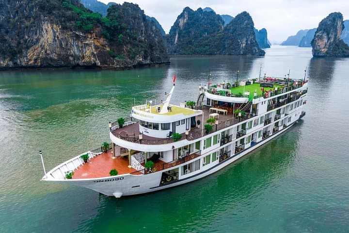 4-Day Hanoi, Ninh Binh & Halong Bay Package: Overnight Cruise, Tam Coc & Mua Cave photo 3