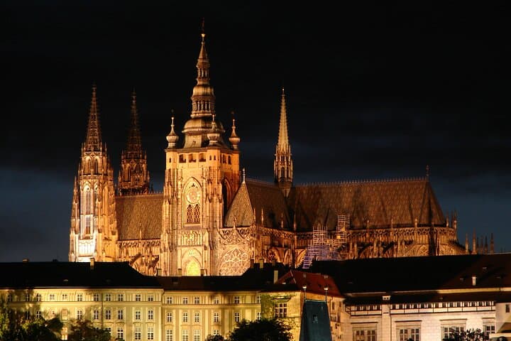 Prague Castle Walking Tour: Private Guided Route Around St. Vitus & the Old Royal Palace photo 3