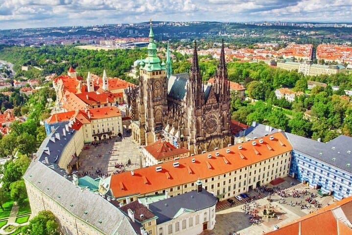 Prague Castle Walking Tour: Private Guided Route Around St. Vitus & the Old Royal Palace photo 1