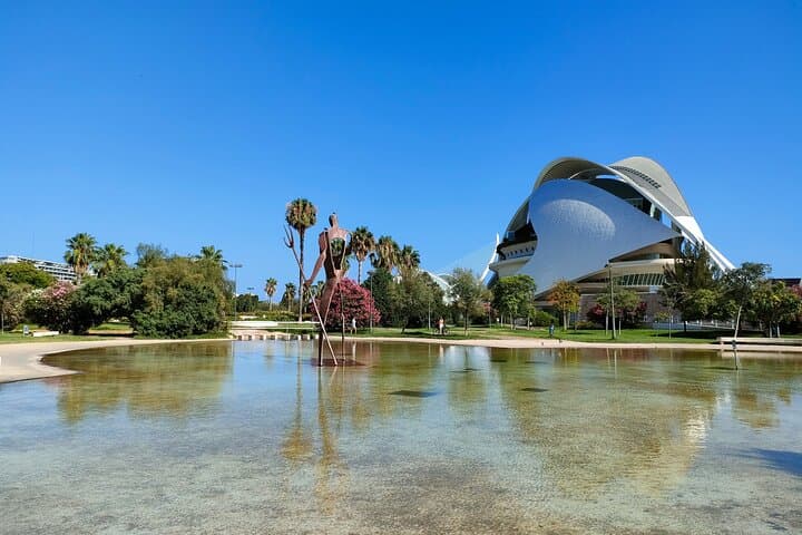 City of Arts and Sciences Bike Tour — Turia Park to Valencia’s Futuristic Quarter photo 3