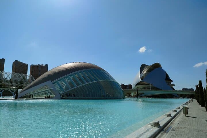 City of Arts and Sciences Bike Tour — Turia Park to Valencia’s Futuristic Quarter photo 5