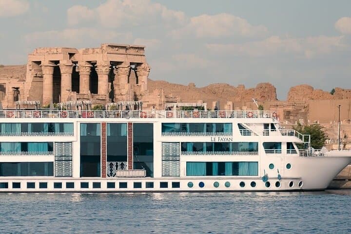 12-Day Classic Egypt Tour: Pyramids, Nile Cruise & Red Sea Beaches photo 4