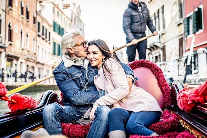 Private Gondola Ride on Venice's Grand Canal: A 30-Minute Waterway Experience photo 3