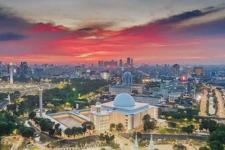 Jakarta Night Tour: Old Town, Chinatown & Sabang Street Food