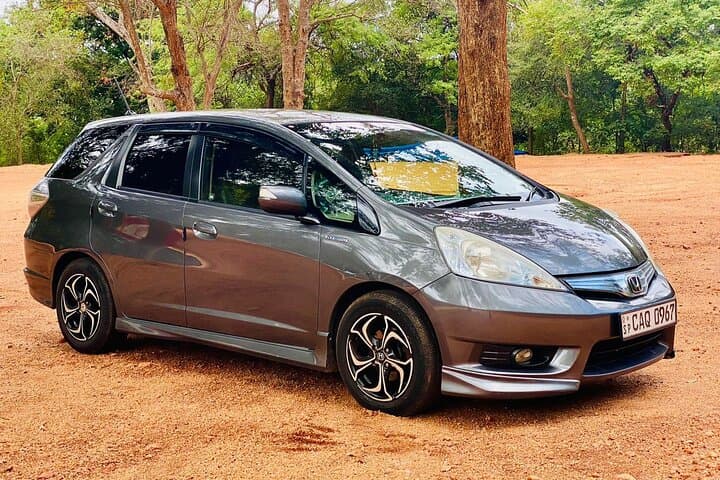 Colombo Airport to Kandy Private Transfer — Scenic 3‑Hour Drive Guide photo 4