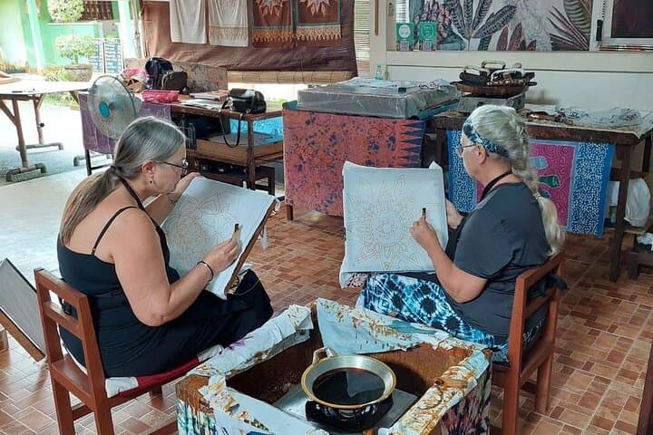 Full-Day Private Batik Class and Taman Mini Indonesia Tour in Jakarta photo 2
