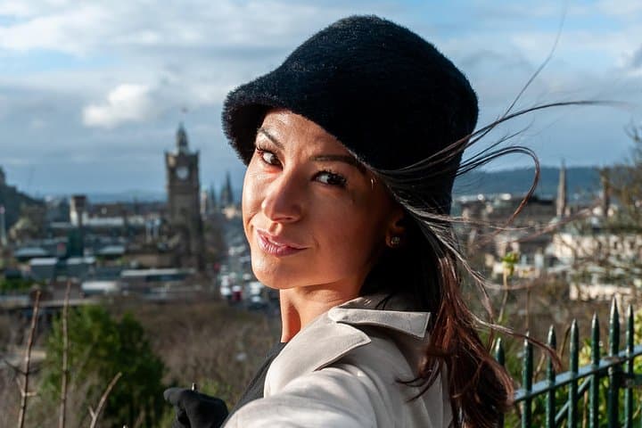 Original Edinburgh Private Photoshoot Walking Tour — 14 Iconic Locations photo 3