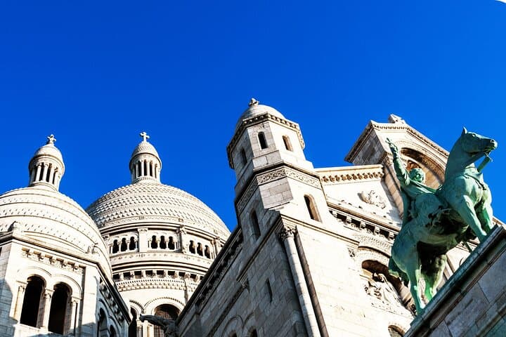 Montmartre Scavenger Hunt — Self-Guided Walking Tour of Paris' Artists' Quarter photo 1
