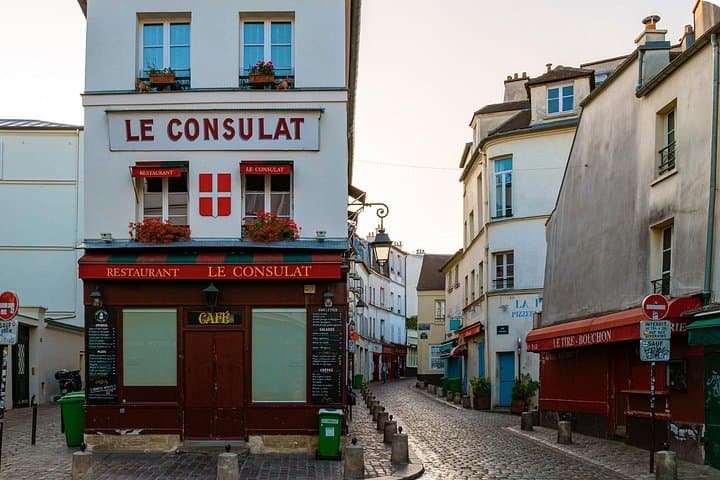 Montmartre Scavenger Hunt — Self-Guided Walking Tour of Paris' Artists' Quarter photo 2