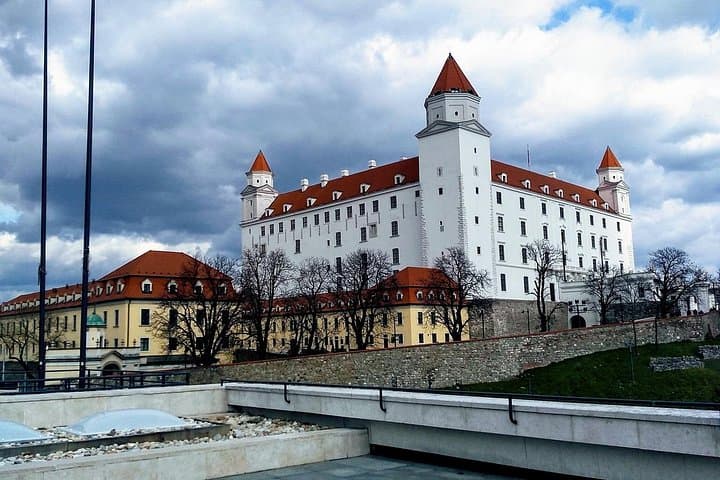 Private Full-Day Vienna and Bratislava Tour from Prague — Guided Day Trip to Two Capitals photo 2