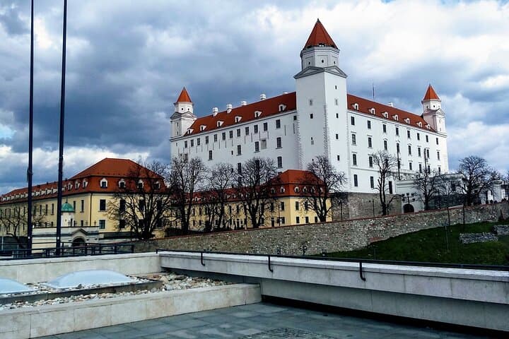 Vienna to Budapest & Bratislava Private Day Tour — Full-Day Guided Itinerary photo 5