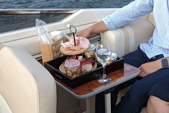 Lake Como Half-Day Private Boat Tour with Aperitif photo 2