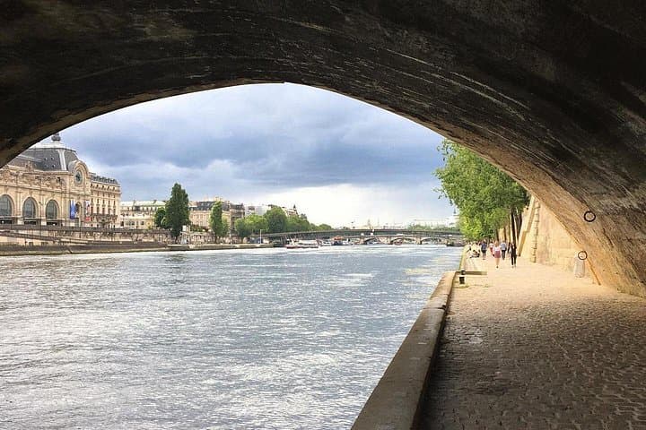 Walking Tour in Paris, Île-de-France, France
