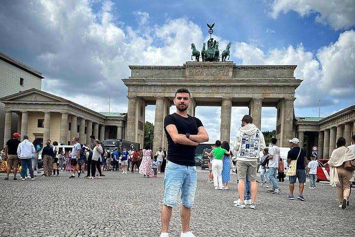 Prague to Berlin Full-Day Private Tour with Lunch and Guided Sightseeing photo 2