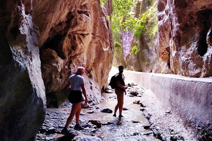 Sierra Nevada Canyon Hike: Waterfalls, Suspension Bridges & River Pools photo 4