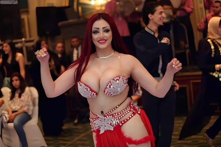 Luxury Nile Maxim Dinner Cruise in Cairo — Dinner, Belly Dance & Tanoura Show