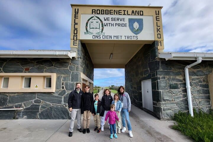 Robben Island and Table Mountain: Full-Day Private Tour from Cape Town