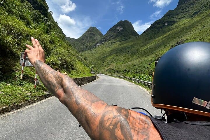 Ha Giang 2-Day Loop: Ma Pi Leng Pass & Nho Que River Private Tour photo 3