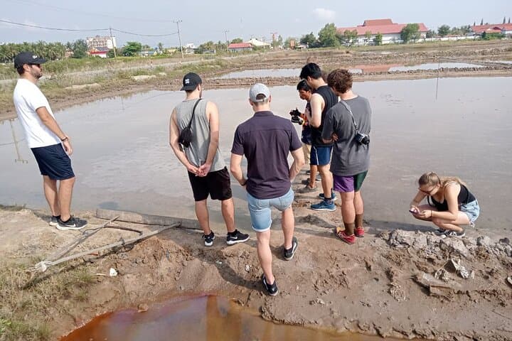 Kampot Day Tour: Pepper Plantations, Salt Fields & Phnom Chhngok Cave photo 5