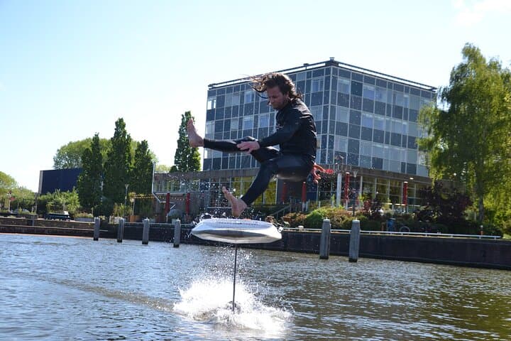 Efoiling in Amsterdam: 40-Minute Expert Clinic on an Electric Hydrofoil photo 2